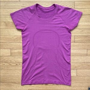Swiftly tech t shirt lululemon size 8